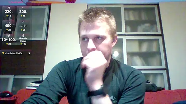 Snapshot of Matttthees chatting on 12/31/24, 01:04 Matttthees online show from 12/31/24, 01:04