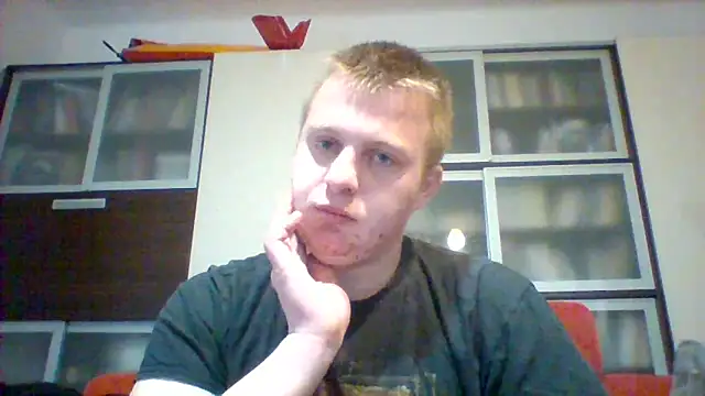 Snapshot of Matttthees chatting on 02/19/25, 07:59 Matttthees online show from 02/19/25, 07:59