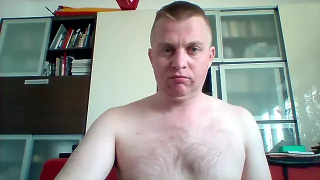 Snapshot of Matttthees chatting on 03/10/25, 07:42 Matttthees online show from 03/10/25, 07:42