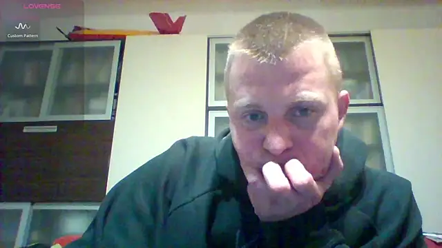 Snapshot of Matttthees chatting on 03/17/25, 07:37 Matttthees online show from 03/17/25, 07:37