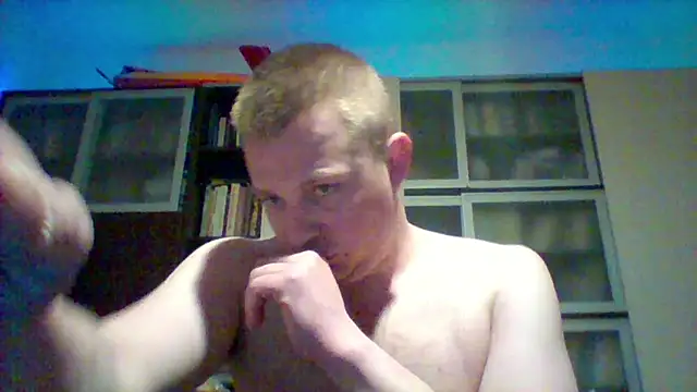 Snapshot of Matttthees chatting on 03/19/25, 12:26 Matttthees online show from 03/19/25, 12:26