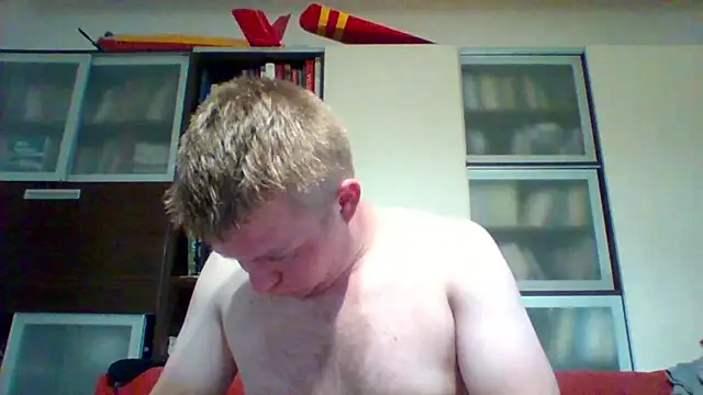 Snapshot of Matttthees chatting on 09/15/25, 05:18 Matttthees online show from 09/15/25, 05:18