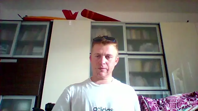 Snapshot of Matttthees chatting on 09/17/25, 03:35 Matttthees online show from 09/17/25, 03:35