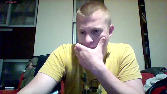 Snapshot of Matttthees chatting on 10/08/25, 05:16 Matttthees online show from 10/08/25, 05:16