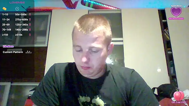 Snapshot of Matttthees chatting on 10/11/25, 11:14 Matttthees online show from 10/11/25, 11:14