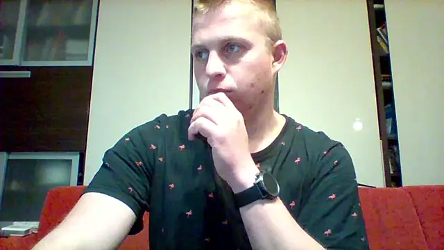 Snapshot of Matttthees chatting on 10/15/25, 04:18 Matttthees online show from 10/15/25, 04:18