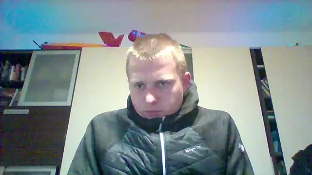 Snapshot of Matttthees chatting on 10/20/25, 06:52 Matttthees online show from 10/20/25, 06:52