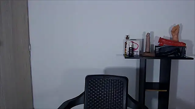 Snapshot of sofiaxdollxxx chatting on 02/16/25, 04:20 sofiaxdollxxx online show from 02/16/25, 04:20