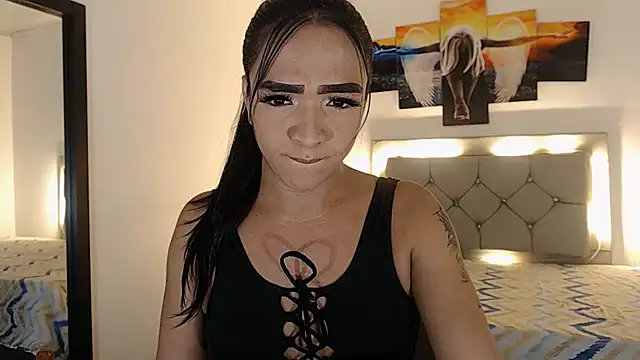 Snapshot of sofiaxdollxxx chatting on 10/28/25, 05:11 sofiaxdollxxx online show from 10/28/25, 05:11