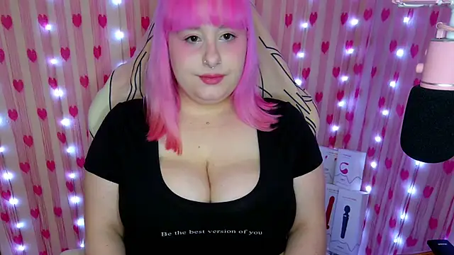 Snapshot of StrawberryPleasure chatting on 06/07/26, 02:27 StrawberryPleasure online show from 06/07/26, 02:27