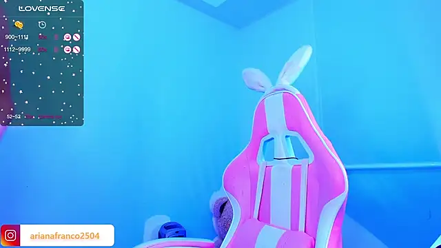 Snapshot of Ariana_f chatting on 01/22/25, 01:42 Ariana f online show from 01/22/25, 01:42