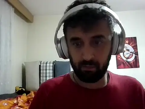 Snapshot of Ca414 chatting on 11/08/25, 12:33 Ca414 online show from 11/08/25, 12:33