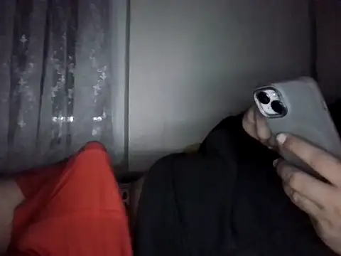 Snapshot of Ca414 chatting on 12/13/25, 11:21 Ca414 online show from 12/13/25, 11:21