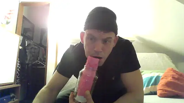 Snapshot of Cambitchboy chatting on 12/10/24, 04:49 Cambitchboy online show from 12/10/24, 04:49