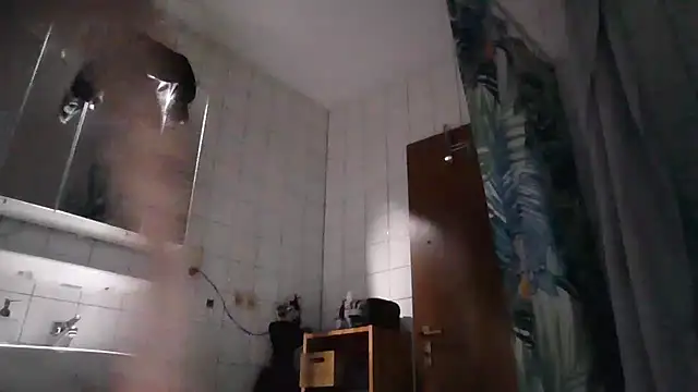 Snapshot of Cambitchboy chatting on 12/11/24, 03:13 Cambitchboy online show from 12/11/24, 03:13