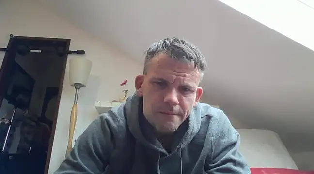 Snapshot of Cambitchboy chatting on 12/17/24, 02:00 Cambitchboy online show from 12/17/24, 02:00