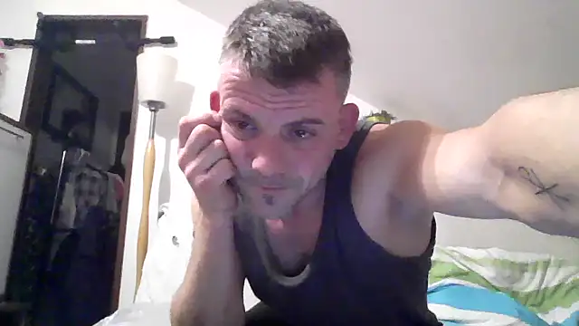 Snapshot of Cambitchboy chatting on 01/11/25, 04:06 Cambitchboy online show from 01/11/25, 04:06