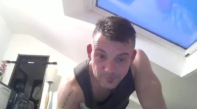 Snapshot of Cambitchboy chatting on 01/11/25, 07:06 Cambitchboy online show from 01/11/25, 07:06