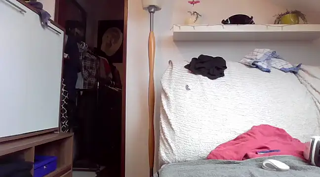 Snapshot of Cambitchboy chatting on 01/12/25, 08:57 Cambitchboy online show from 01/12/25, 08:57