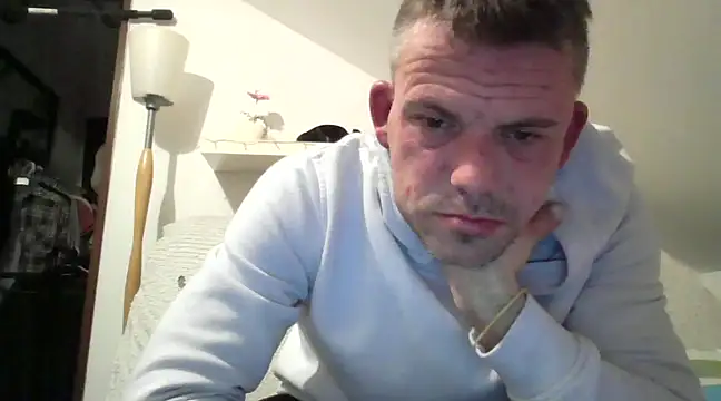 Snapshot of Cambitchboy chatting on 01/14/25, 05:34 Cambitchboy online show from 01/14/25, 05:34