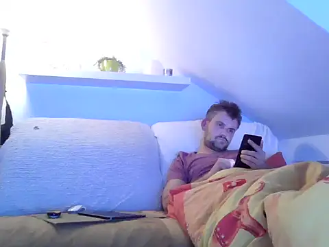 Snapshot of Cambitchboy chatting on 12/01/25, 01:10 Cambitchboy online show from 12/01/25, 01:10