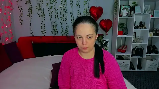 Snapshot of DarlingMilf chatting on 04/12/26, 06:57 DarlingMilf online show from 04/12/26, 06:57