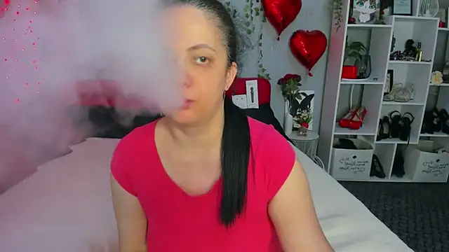 Snapshot of DarlingMilf chatting on 04/15/26, 06:04 DarlingMilf online show from 04/15/26, 06:04