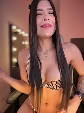 Snapshot of JanyLunaa chatting on 11/20/25, 11:04 JanyLunaa online show from 11/20/25, 11:04