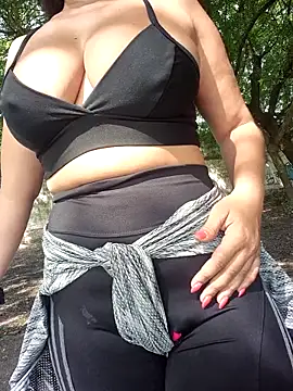 lady-rosse online show from 11/10/25, 02:27