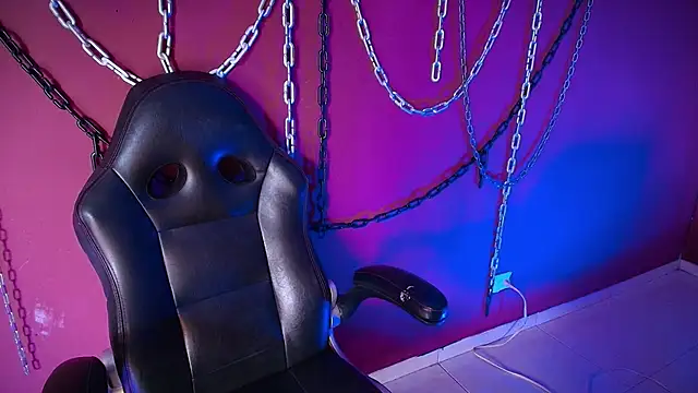 Snapshot of Laura_takint chatting on 12/31/24, 07:51 Laura takint online show from 12/31/24, 07:51