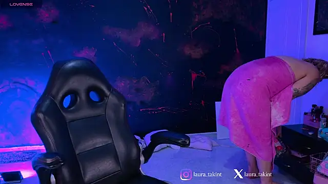 Laura takint online show from 01/13/26, 07:19