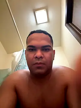 Snapshot of marhi32 chatting on 11/15/25, 12:34 marhi32 online show from 11/15/25, 12:34