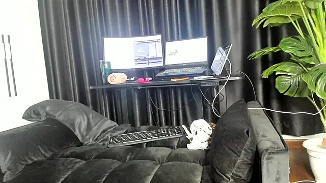 Snapshot of naughty_bigass chatting on 03/10/26, 08:14 naughty bigass online show from 03/10/26, 08:14