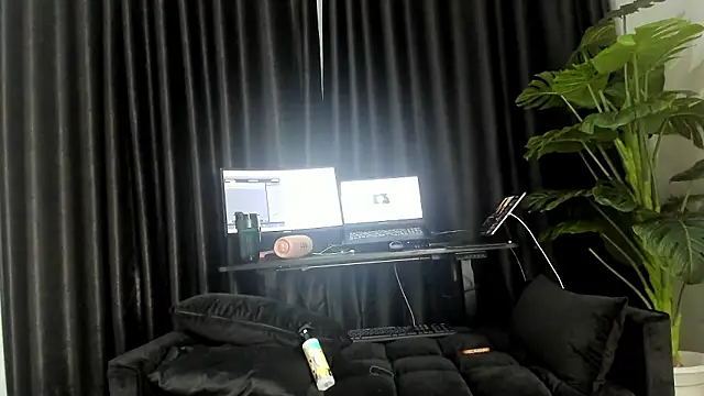 Snapshot of naughty_bigass chatting on 03/15/26, 03:23 naughty bigass online show from 03/15/26, 03:23