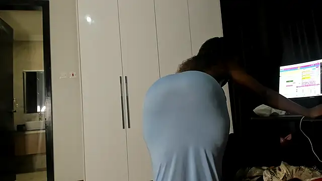 Snapshot of naughty_bigass chatting on 04/06/26, 08:54 naughty bigass online show from 04/06/26, 08:54