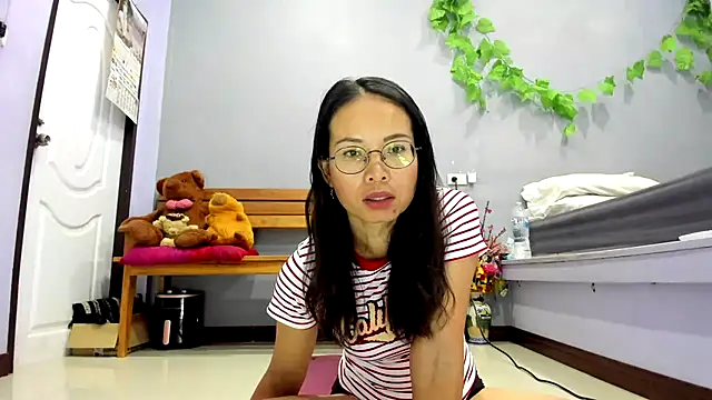 Snapshot of loveley_jenny chatting on 09/21/25, 02:02 loveley jenny online show from 09/21/25, 02:02