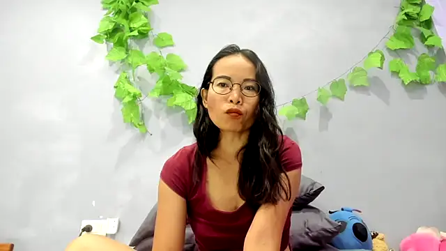 Snapshot of loveley_jenny chatting on 10/19/25, 12:00 loveley jenny online show from 10/19/25, 12:00