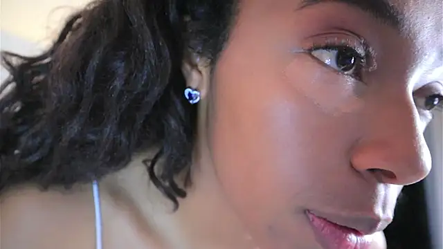 Snapshot of Valeriestyle chatting on 03/20/26, 03:44 Valeriestyle online show from 03/20/26, 03:44