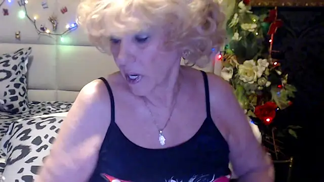 Snapshot of HappyWomanOn chatting on 04/26/26, 09:07 HappyWomanOn online show from 04/26/26, 09:07
