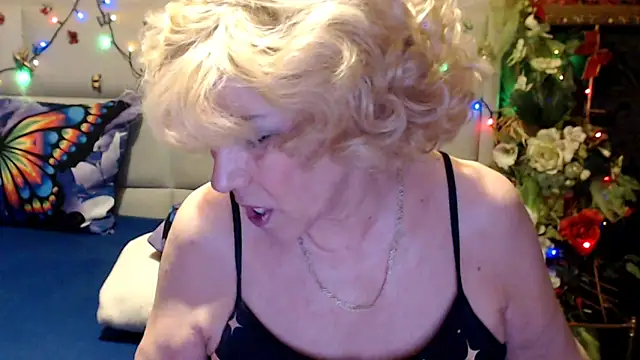 Snapshot of HappyWomanOn chatting on 05/02/26, 09:14 HappyWomanOn online show from 05/02/26, 09:14