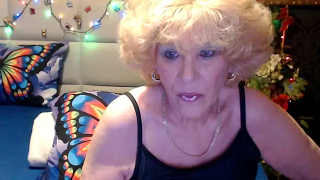 Snapshot of HappyWomanOn chatting on 05/05/26, 09:06 HappyWomanOn online show from 05/05/26, 09:06