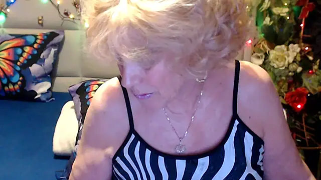 Snapshot of HappyWomanOn chatting on 05/09/26, 09:20 HappyWomanOn online show from 05/09/26, 09:20