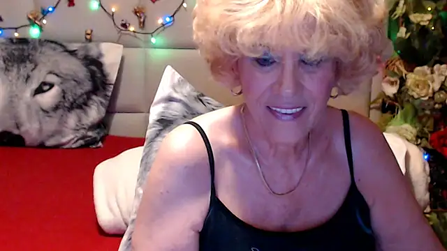 Snapshot of HappyWomanOn chatting on 05/26/26, 09:16 HappyWomanOn online show from 05/26/26, 09:16