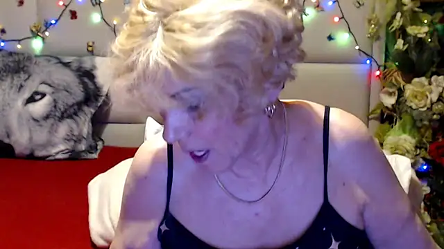 Snapshot of HappyWomanOn chatting on 05/27/26, 09:17 HappyWomanOn online show from 05/27/26, 09:17