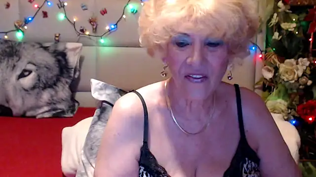 Snapshot of HappyWomanOn chatting on 05/30/26, 09:28 HappyWomanOn online show from 05/30/26, 09:28