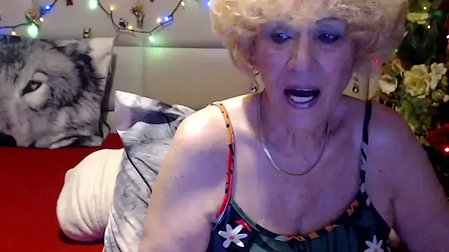 Snapshot of HappyWomanOn chatting on 05/31/26, 09:27 HappyWomanOn online show from 05/31/26, 09:27
