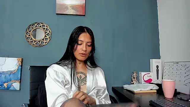 nia  white online show from 12/27/24, 04:54