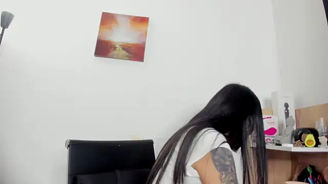 Snapshot of nia__white chatting on 06/06/26, 02:27 nia white online show from 06/06/26, 02:27