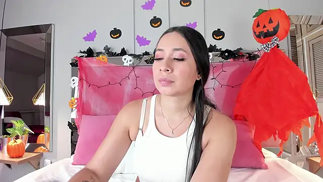 Snapshot of Ahincale chatting on 10/30/25, 07:36 Ahincale online show from 10/30/25, 07:36