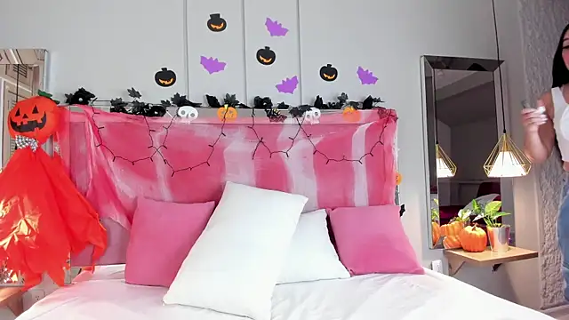 Snapshot of Ahincale chatting on 10/31/25, 07:59 Ahincale online show from 10/31/25, 07:59